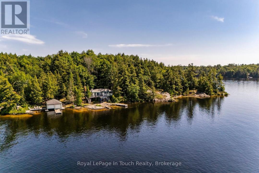 2 IS 270 SIX MILE LAKE ISLAND, Georgian Bay (baxter), Ontario L0K 1S0, Canadá