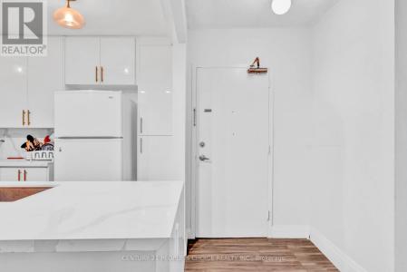 320 DIXON ROAD, Toronto (kingsview Village-the Westway), Ontario M9R 1S8, Canada