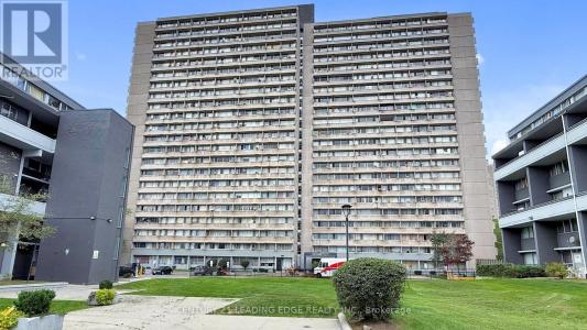 10 SUNNY GLENWAY, Toronto (flemingdon Park), 安大略省 M3C 2Z3, 加拿大