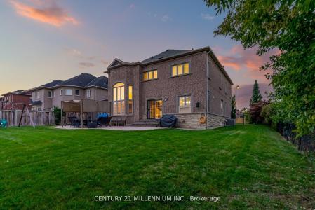 29 EIFFEL BOULEVARD, Brampton, Ontario L6P 1W3, Canada