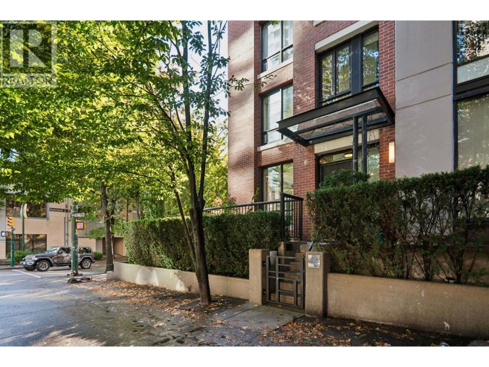 308 SMITHE STREET, Vancouver, British Columbia V6B 1S3, Canada