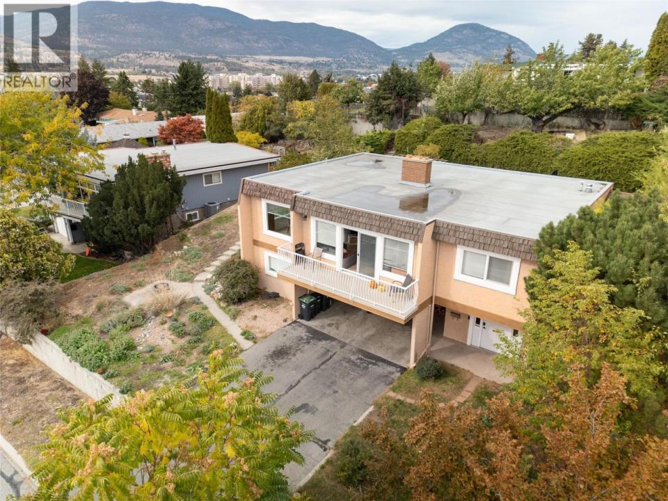 190 DAFOE PLACE, Penticton, British Columbia V2A 7E6, Canada