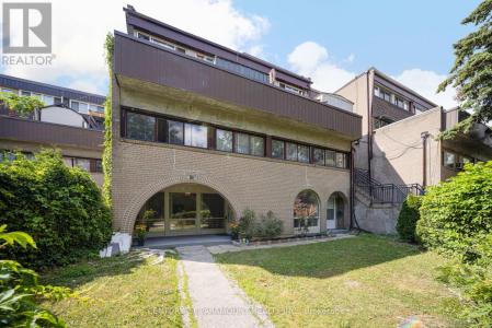 19 LONDON GREEN COURT, Toronto (glenfield-jane Heights), Ontario M3N 1K3, Canadá