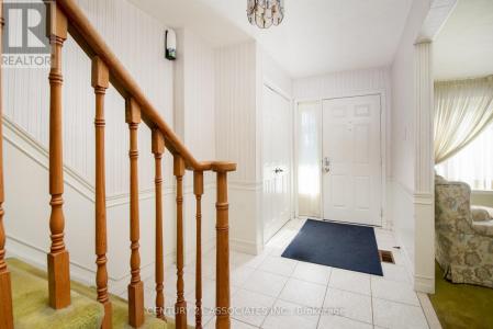 120 ELGIN DRIVE, Brampton (brampton South), Ontario L6Y 2E8, Canada