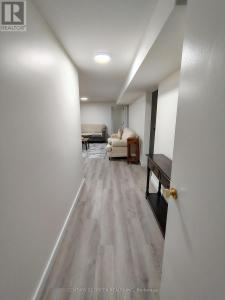 70 ORSETT STREET, Oakville (cp College Park), Ontario L6H 2N9, Canada