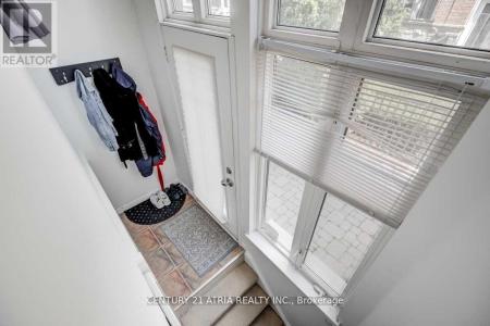 42 WESTERN BATTERY ROAD, Toronto (niagara), 온타리오주 M6K 3P1, 캐나다