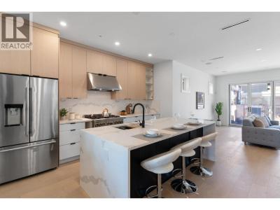 340 EAST KEITH ROAD, North Vancouver, British Columbia V7L 1V7, Canada