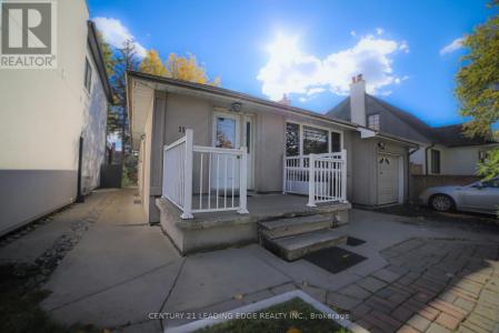 11 CHESTNUT HILLS CRESCENT, Toronto (edenbridge-humber Valley), Ontario M9A 2W3, Canada