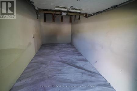 11 CHESTNUT HILLS CRESCENT, Toronto (edenbridge-humber Valley), Ontario M9A 2W3, Canada