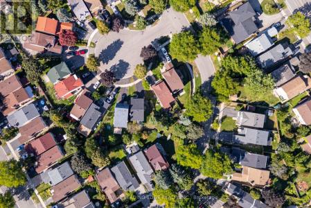 6 WHEATON GROVE, Toronto (eglinton East), Ontario M1J 3L5, Canada