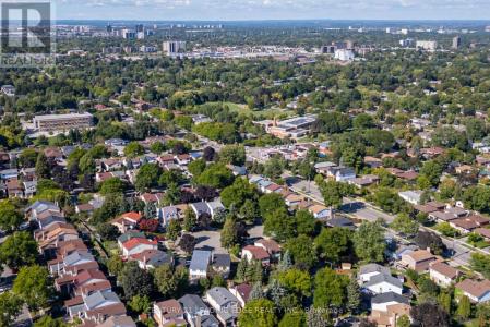 6 WHEATON GROVE, Toronto (eglinton East), Ontario M1J 3L5, Canada