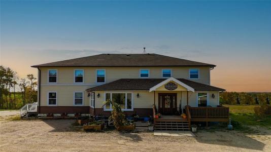 11 ERICKSON DRIVE, Onanole, Manitoba R0J 1N0, Canada