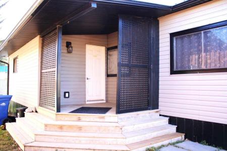 111 6 STREET  SE, Sundre, Альберта T0M 1X0, Канада