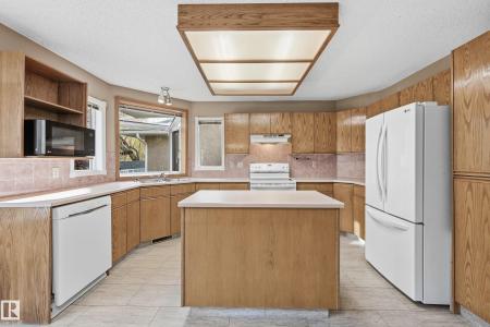 13 ALPHONSE COURT, St. Albert, Alberta T8N 5N9, Canada