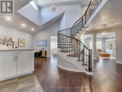 2 WHALEN COURT, Richmond Hill (westbrook), Ontario L4C 9T5, Canada