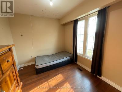 2 TRELAWN PARKWAY EAST, Welland (n. Welland), Ontario L3C 1W3, Kanada