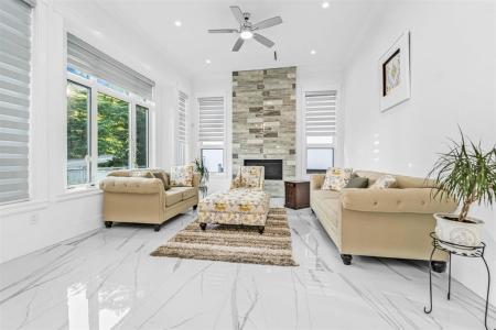 5538 184, Surrey, קולומביה הבריטית V3S 1E1, קנדה 