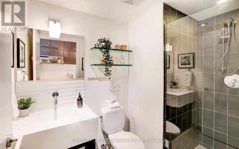 55 STEWART STREET, Toronto (waterfront Communities), Ontario M5V 2V1, CANADÁ