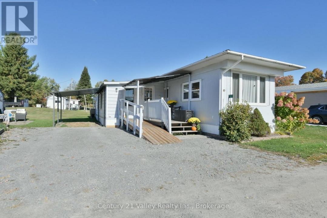 122 LISA LANE, Horton, Ontario K7V 0A6, Canada