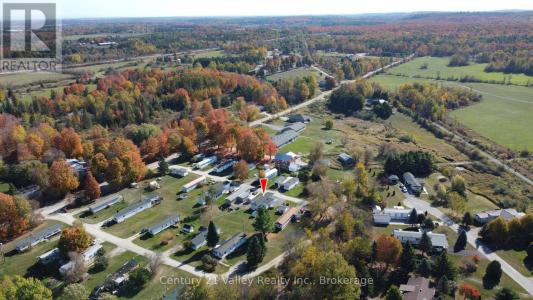 122 LISA LANE, Horton, Ontario K7V 0A6, Canada