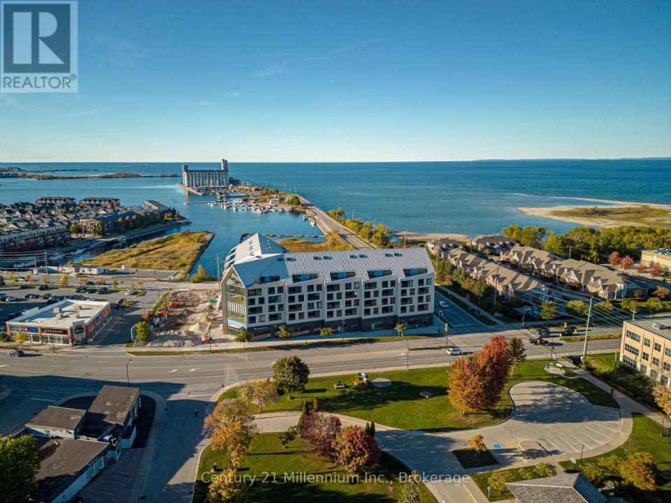 31 HURON STREET, Collingwood, Ontario L9Y 5T7, Canada