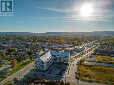 31 HURON STREET, Collingwood, Ontario L9Y 5T7, Canada