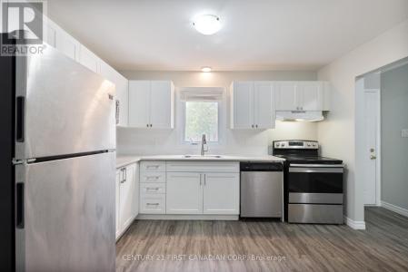 217 MARTINET AVENUE, London East (east I), אונטריו N5V 4P5, קנדה 