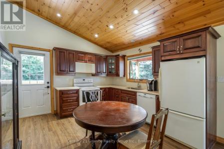 1219 MARATHON DRIVE, Minden Hills (minden), Ontario K0M 2K0, Canadá