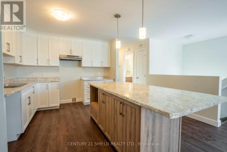 301 KOOIMAN AVENUE, Cornwall, Ontario K6J 0C4, Canadá