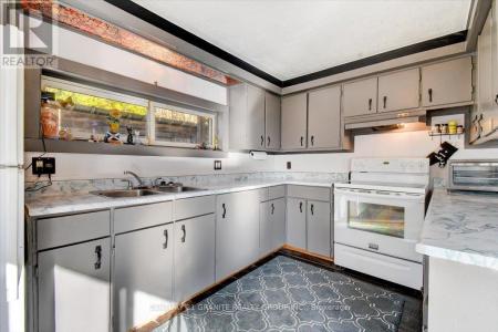 482 OLD L'AMABLE ROAD, Bancroft (dungannon Ward), Ontario K0L 1C0, Canada