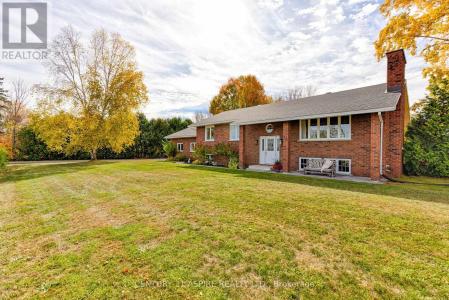 75 PEMBROKE STREET, Whitewater Region, Ontario K0J 1K0, Canadá