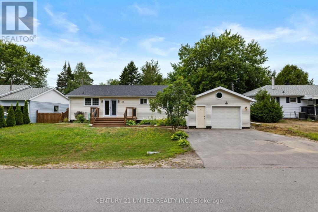 60 HEMLOCK STREET, Highlands East (bicroft Ward), 온타리오주 K0L 1M0, 캐나다