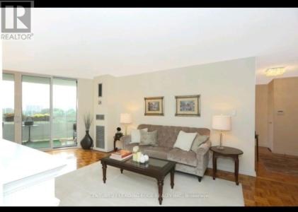 20 EDGECLIFFE GOLFWAY, Toronto (flemingdon Park), 온타리오주 M3C 3A4, 캐나다