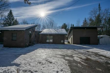 1011  Ch. Abercrombie, Sainte-Sophie, Quebec J5J 2R5, Canada