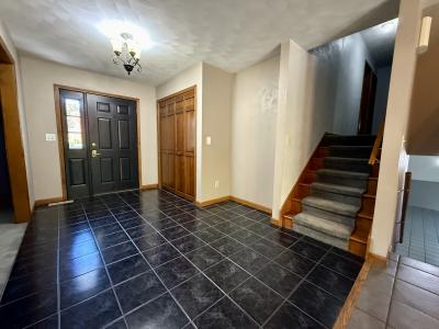 107 Oakview Drive, Knoxville, Illinois 61448, USA