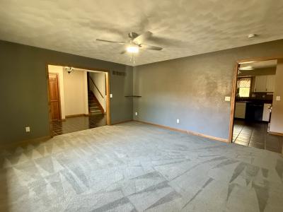 107 Oakview Drive, Knoxville, Illinois 61448, USA