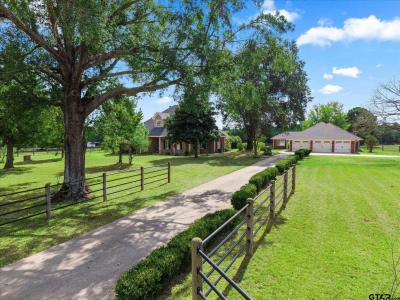 1879 Fig, Gilmer, Teksas 75644, USA