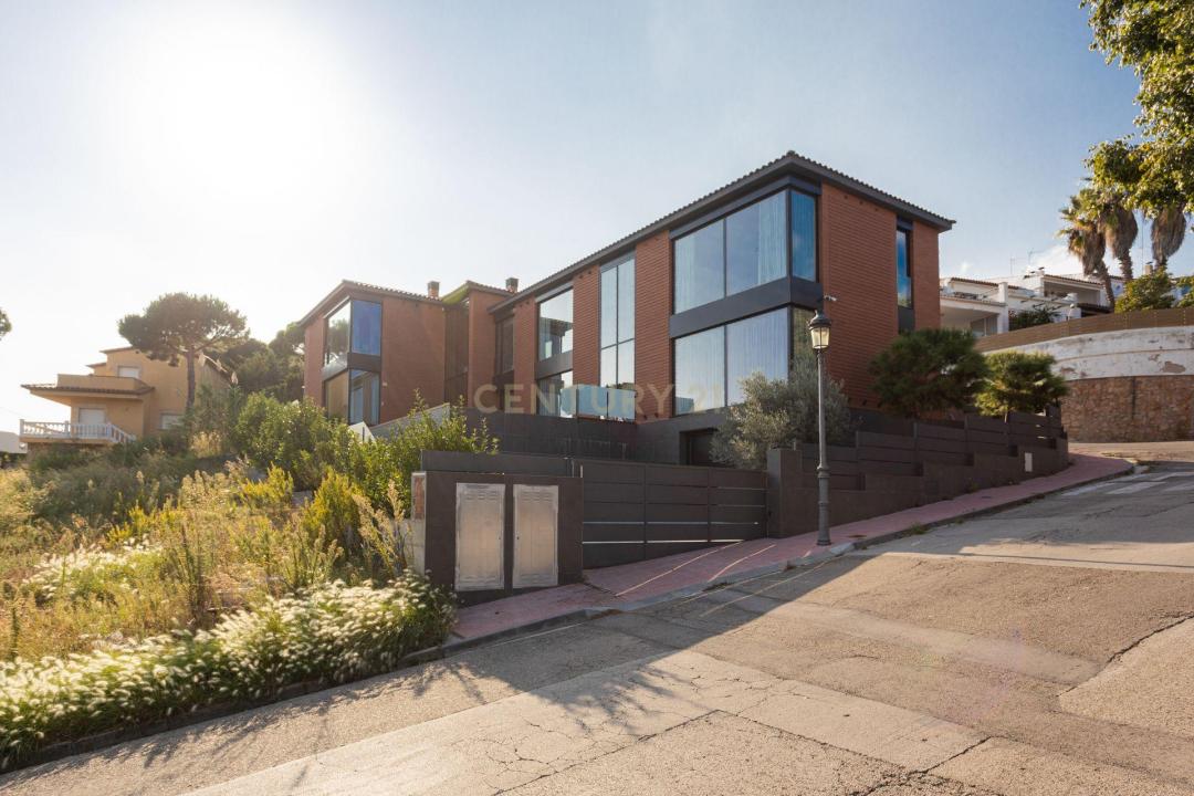 ז'ירונה, Cataluña/Catalunya 17220, ספרד