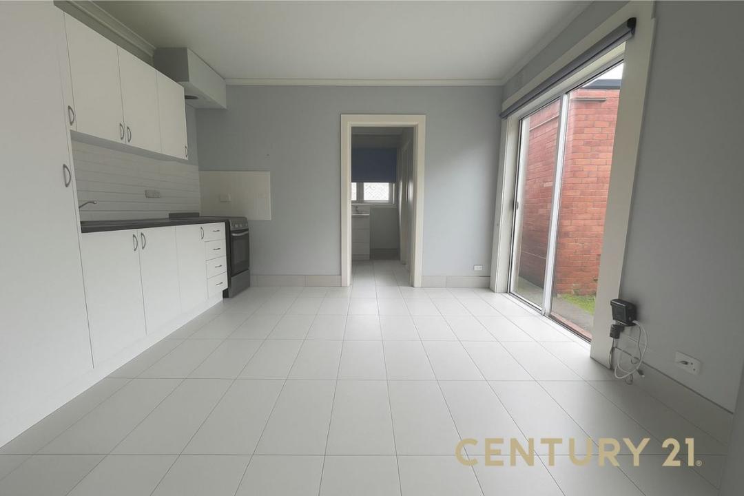 Rear/106a Herbert Street, Dandenong, VIC 3175, أستراليا 