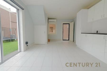 Rear/106a Herbert Street, Dandenong, VIC 3175, أستراليا 