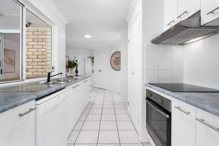 16 Beneteau Place, Lota, QLD 4179, Úc