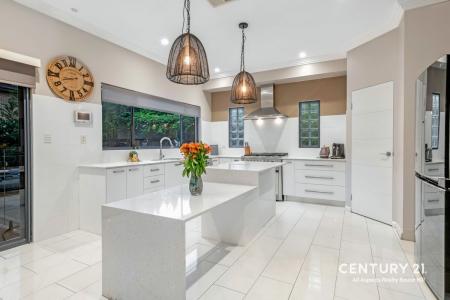 11 Honeyeater Crescent, Beaumont Hills, NSW 2155, Australia