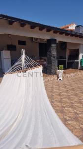 Manuel Ortiz Guerrero, Barrio Caacupe-mí , Areguá, Central 00001, Paraguay