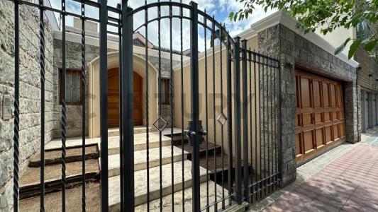 HUARPES 2074, Ciudad De Mendoza, Mendoza 5521, Argentina