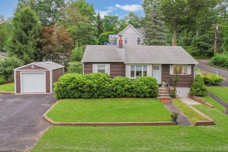 8 BLANCHE DR, Lake Hopatcong, New Jersey 07849