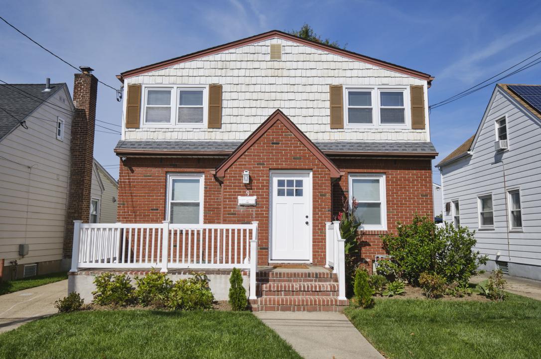 9 Court Street, Elmont, New York 11003, Amerika Birleşik Devletleri