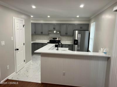 423 Meadow Lane, Danville, Pennsylvania 17821, USA