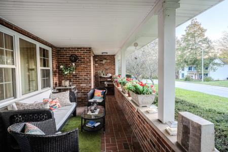 1149 Collins Lane, Frankfort, Kentucky 40601, USA