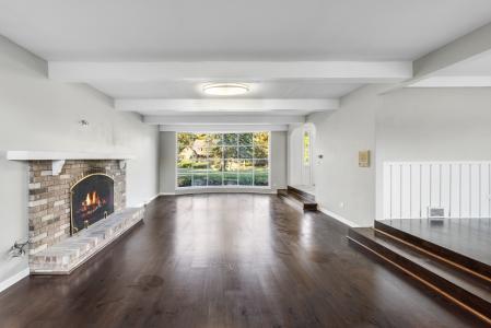 210 Oak Lane, Winthrop Harbor, Illinois 60096