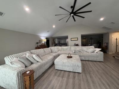 1116 S 2nd St, Floresville, Texas 78114